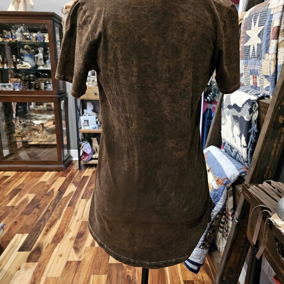 LIBERTY WEAR Women Elegant Brown Winged Graphic Tee, Size L NWT - Picture 6 of 6